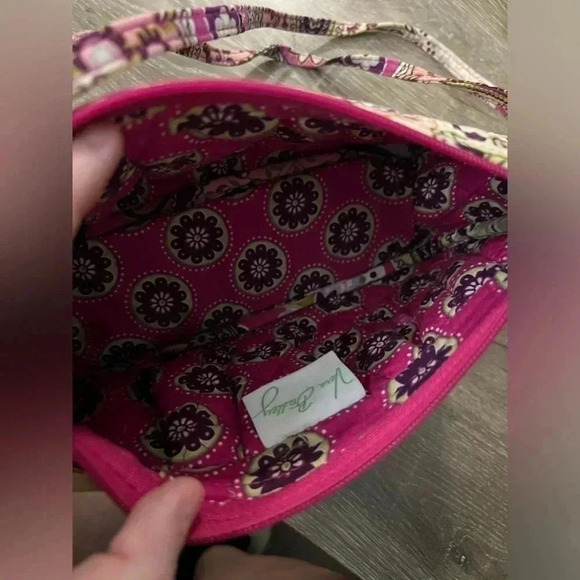 Vera Bradley Sm Pink Floral On The Go Shoulder Bag Adjustable Handbag Crossbody - Picture 2 of 4